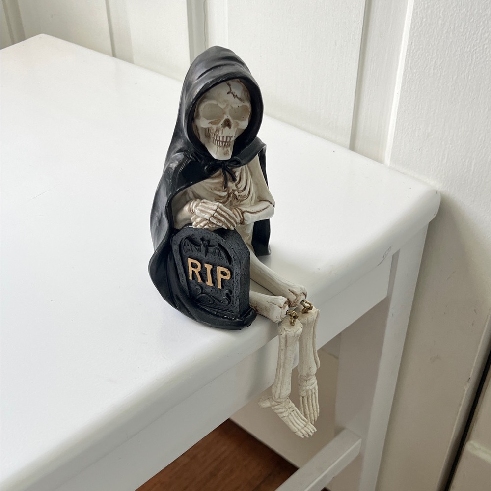 Skeleton 💀 Figurine with RIP Tombstone Shelf Sitter Halloween Decor 🪦